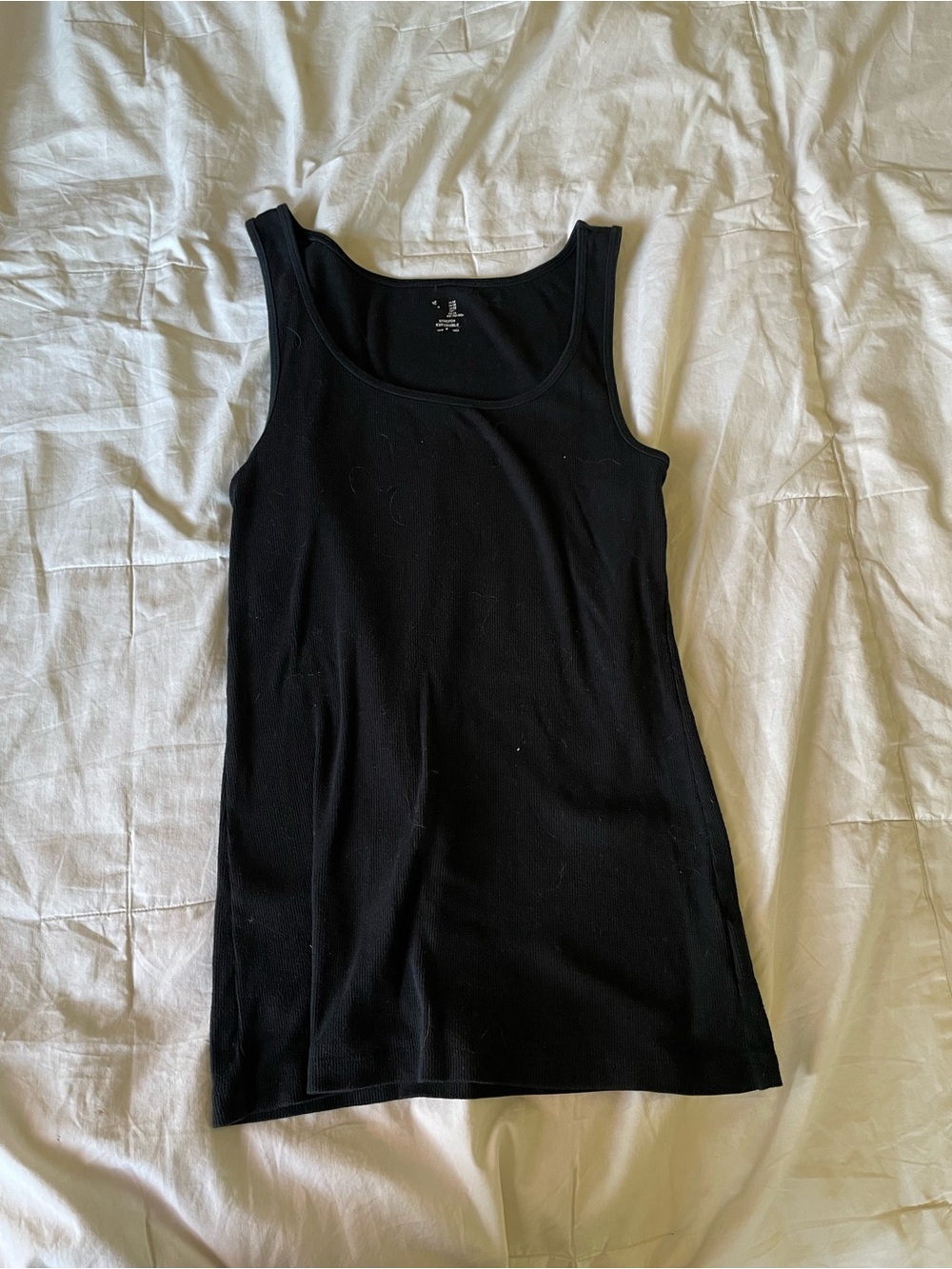 Old Navy Black Scoop Neck Tank Top Size medium - Picture 2 of 4